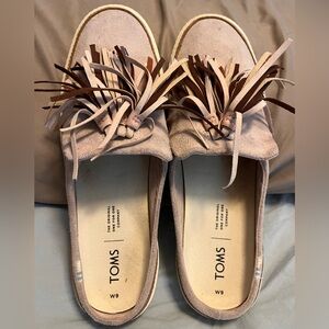 TOMS Women's Beige Suede Loafers with Fringe